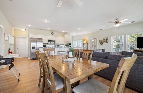 Indian Pass House | Book for Fall! Private Pool! Fenced Yard! Porches with Gulf Views! Shuffleboard!