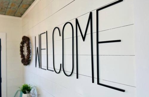 Brenham House | Book Haven 2BR by fairgrounds/Blue Bell Creameries