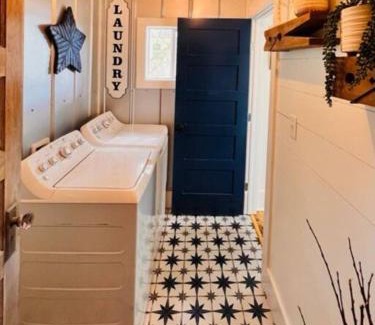 Brenham House | Book Haven 2BR by fairgrounds/Blue Bell Creameries