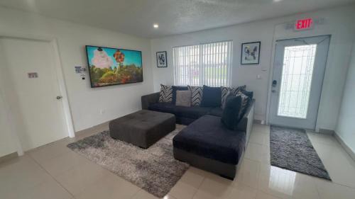 Miami Gardens House | BOOK ME, 3mins Hard Rock Stadium