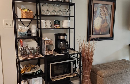 New Paltz House | Book newly renovated entire first level. Quiet country cottage.