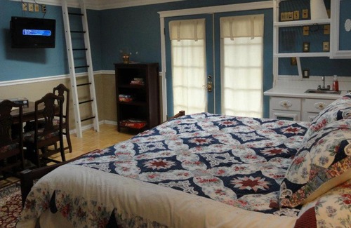 Voth Bed & Breakfast | Book Nook Inn