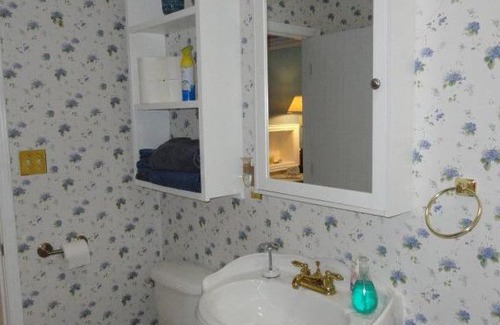 Voth Bed & Breakfast | Book Nook Inn
