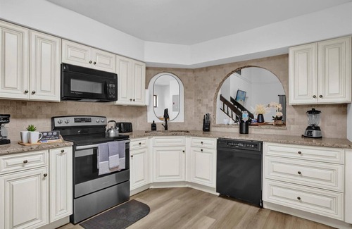 Ventura Condo | Book Now and Enjoy, Long stays have free days for a limited time!