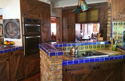 La Quinta Cove House | Book NOW! Beautiful 1930's historic Spanish Villa with detached guest casita