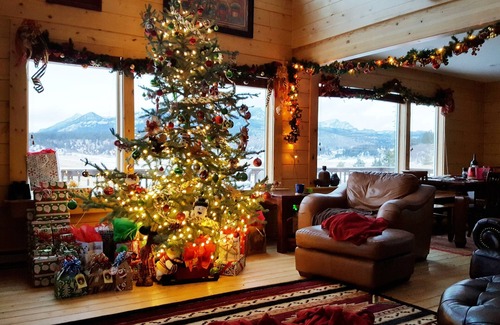 Pagosa Springs House | Book now for hunting and ski seasons. Huge mountain views!