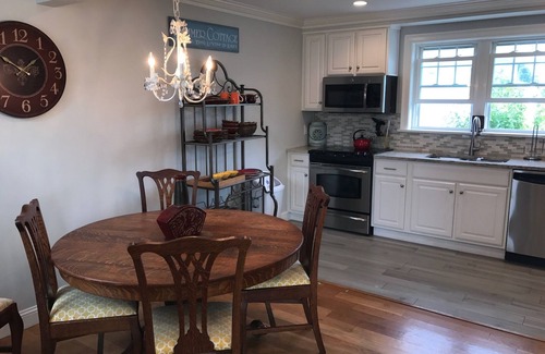 Misquamicut Cottage | Book now for Summer 2025! Great Location! Beach Parking Pass!