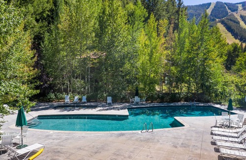 Ketchum Condo | Book Now for Winter Stays! Pleasant Condo with Hot Tub Access and Beautiful Views