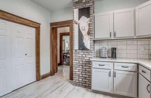 Guthrie House | BOOK NOW! *LANDRUN COTTAGE* Spring 2025