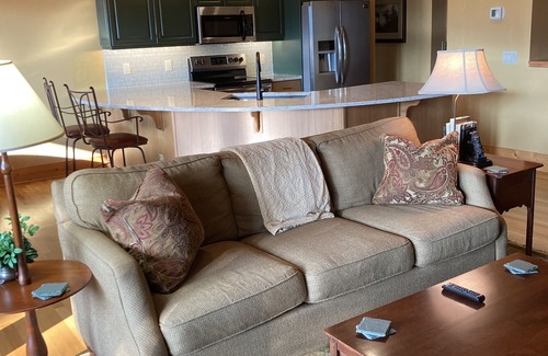 Cashiers House | BOOK NOW: SPECIAL PROMOTION for October Monthly Rental - 30% OFF. DON'T MISS OUT