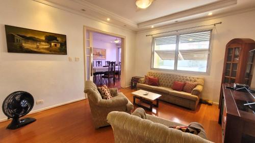 Gonzaga Apartment | Book Santos SaintClaude 100 metros quadrados no Coração de Santos