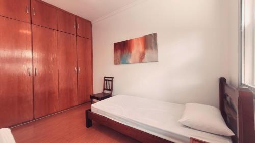 Gonzaga Apartment | Book Santos SaintClaude 100 metros quadrados no Coração de Santos