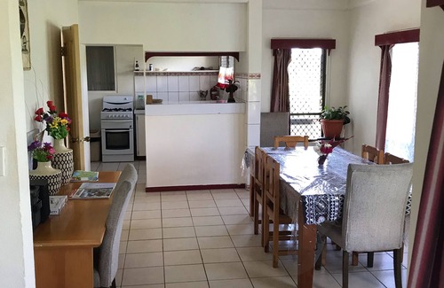 Nuku'alofa House | Book the Entire Place , Great for Families and small groups.-FREE WIFI & NETFLIX