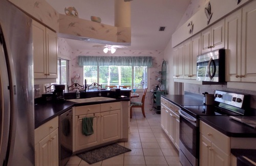 Broadmoor House | Book this home for a relaxing vacation in Rotonda West!