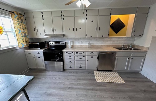 Dunlap House | Book today for your fall getaway to the beautiful Sequatchie Valley