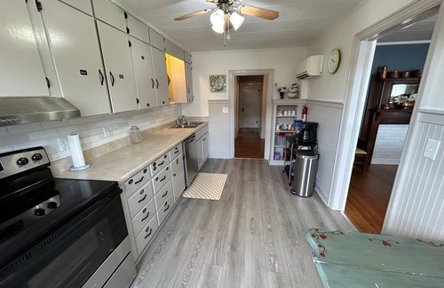 Dunlap House | Book today for your fall getaway to the beautiful Sequatchie Valley
