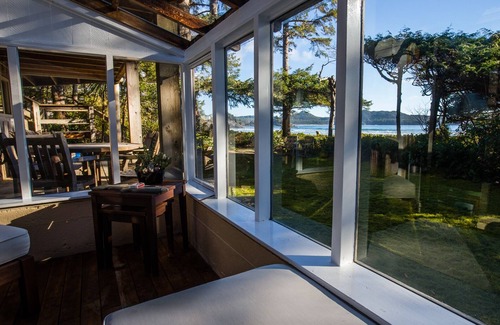 Tofino Apartment | Book your beachfront holiday on Chesterman Beach today!
