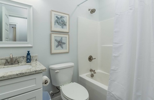 Waveland House | Book your MS Coast Stay Now!