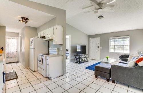 Englewood East House | Book Your Perfect Stay at our Cozy & Affordable 3BR2BA Home Near Englewood Beach