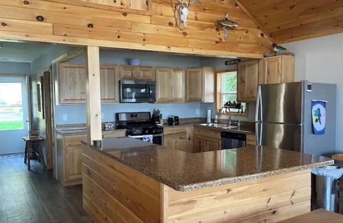 Le Roy Cottage | Book your vacation getaway!