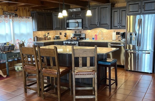 Blossvale House | Book your vacation now! Beautiful Oneida Lakefront home for All seasons.