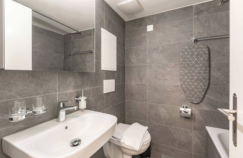 St. Gallen House | book2stay 2-room apartment #5 Kronberg up to 4 people