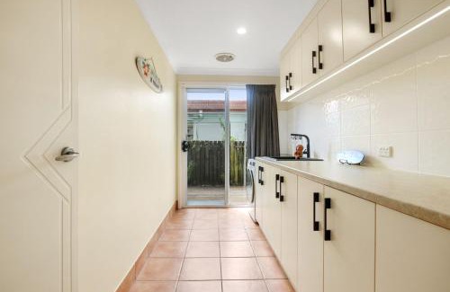 Golden Beach House | Booker Parade 22 Golden beach