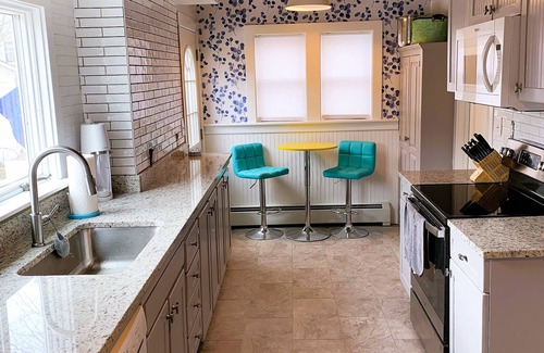Camp Ellis House | Booking 2025 summer weekly's now! Sleeps 10, steps from beach & 4 miles to OOB!