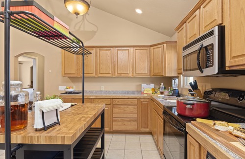 Colorado Springs House | Booking now for fall in Colorado Springs