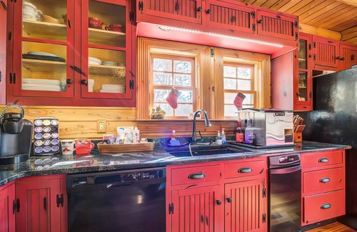 Homosassa Cabin | *Booking Summer* Nature Cabin & Bunkroom-HOT TUB, Grill, Fire Pit