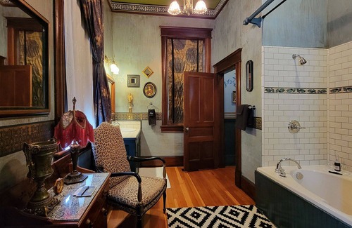 Historic Railroad District House | BookStayHop - Peerless Hotel~ Guest Room 2 ~Downtown Ashland
