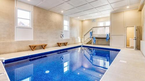 Caton House | Boon by AvantStay 40-Guest Luxe Smokies Retreat