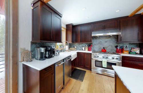 Big Sky Ski Chalet | Boondoggle Basin