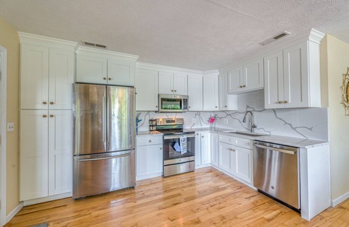 Lynn Garden House | Boone Lake House near Marina TriCities Airport