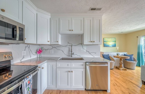 Lynn Garden House | Boone Lake House near Marina TriCities Airport