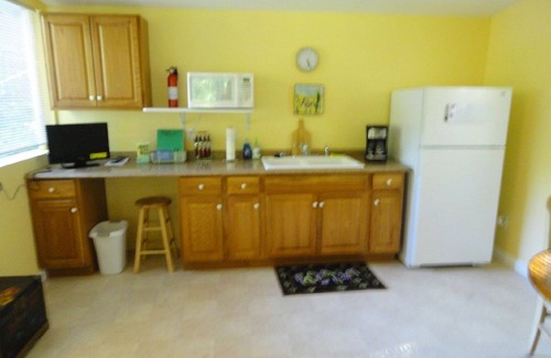Boonville Cottage | Boonvilla Cottage, cosy wine country cottage (Sleeps 2 persons minimum/maximum)
