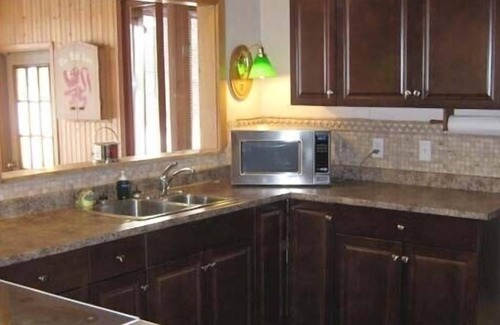 Faraday Cottage | BOOTH LANE - 3 Bedroom Waterfront Cottage: nAVAILABLE:nJULY 26TH-AUGUST 2ND!