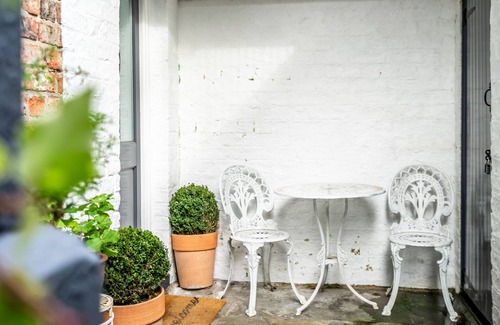 Bootham Apartment | Bootham in Style - a couples retreat that sleeps 3 guests in 1 bedroom