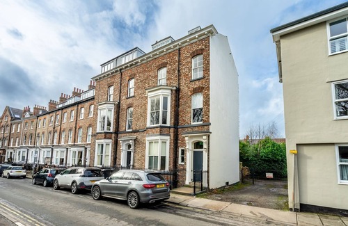 Bootham Apartment | Bootham in Style - a couples retreat that sleeps 3 guests in 1 bedroom