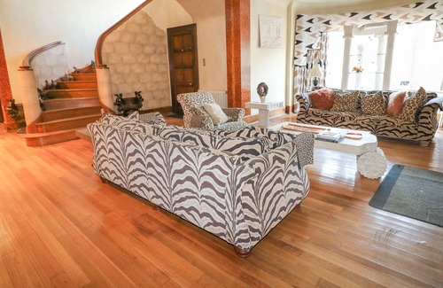 Ashby Woulds House | BOOTHORPE HALL, pet friendly, luxury holiday cottage in Woodville