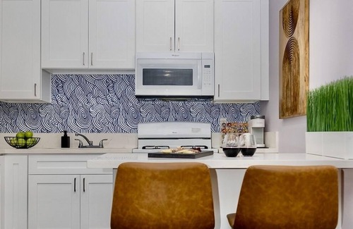 Granada Hills South House | "BOP" 5 Star Hospitality, you deserve it