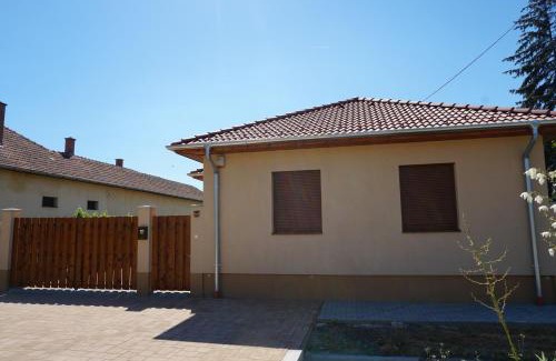 Szentes Apartment | Boróka 2 Vendégház