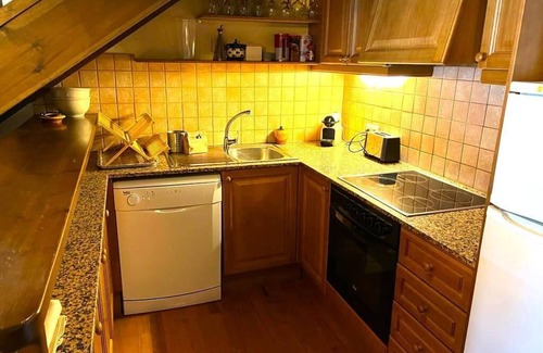 Pedra House | BOR lll - 6PAX - Three Bedroom House, Sleeps 6