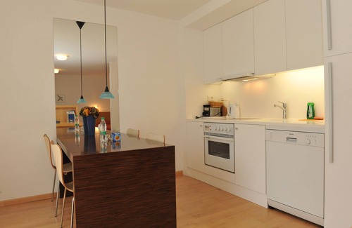 Bezigrad District Apartment | Bor Tour As/Bright APP in quiet area - free garage and WiFi