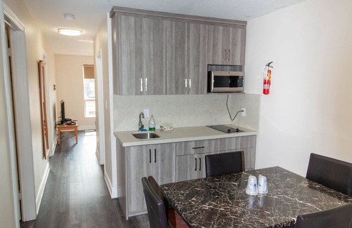 Angus Hotel | Borden Inn & Suites