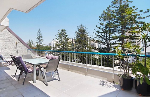 Tweed Heads Apartment | Border Terrace Unit 6 close to beaches, shopping and clubs in Coolangatta & Tweed Heads area