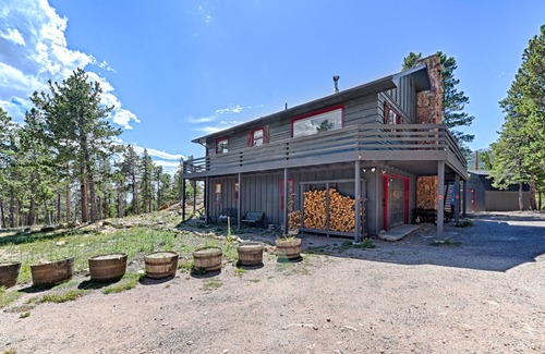 Estes Park House | Bordering RMNP! Big Views, Secluded, 6 Acres with Mountain Stream