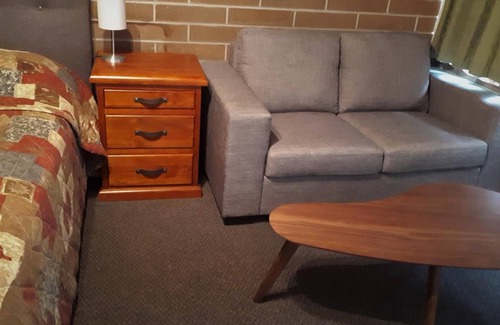 Tatiara Hotel | Bordertown Motel