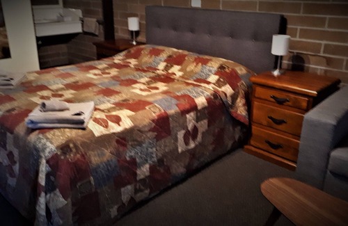 Tatiara Hotel | Bordertown Motel