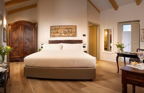 Neive House | Borgese Camere e Suites